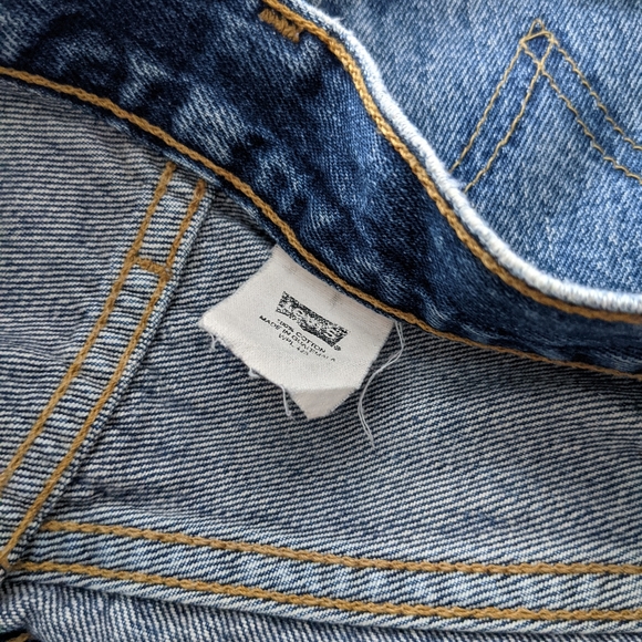 Vintage Levi's 501 Distressed Shorts Size 31W - Picture 4 of 6